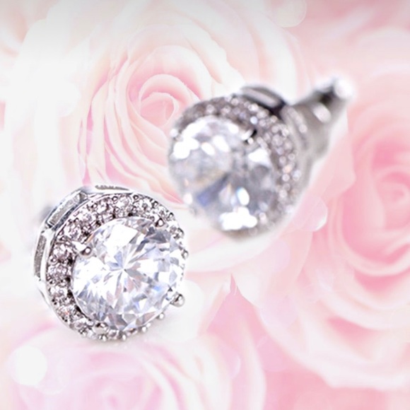 New!!! Brilliant CZ Stud Earrings - Picture 11 of 11